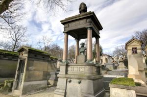 cemetery paris 10 sm.jpg